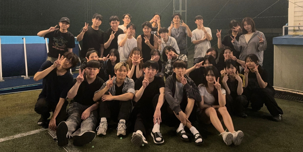 최근에 IT 산업에 가장 이슈가 되고 있는 모바일 프로그램을 개발하기 위한 전공동아리로 세미나를 통하여 자바, C를 학습하여 모바일 게임, 모바일 응용 프로그램, 유무선 연동 프로그램 등과 같은 작품을 개발 하여 능력을 향상시키고 이를 기반으로 교내외 IT 경진대회 및 작품전에 프로젝트 결과물 출품을 목표로 합니다.