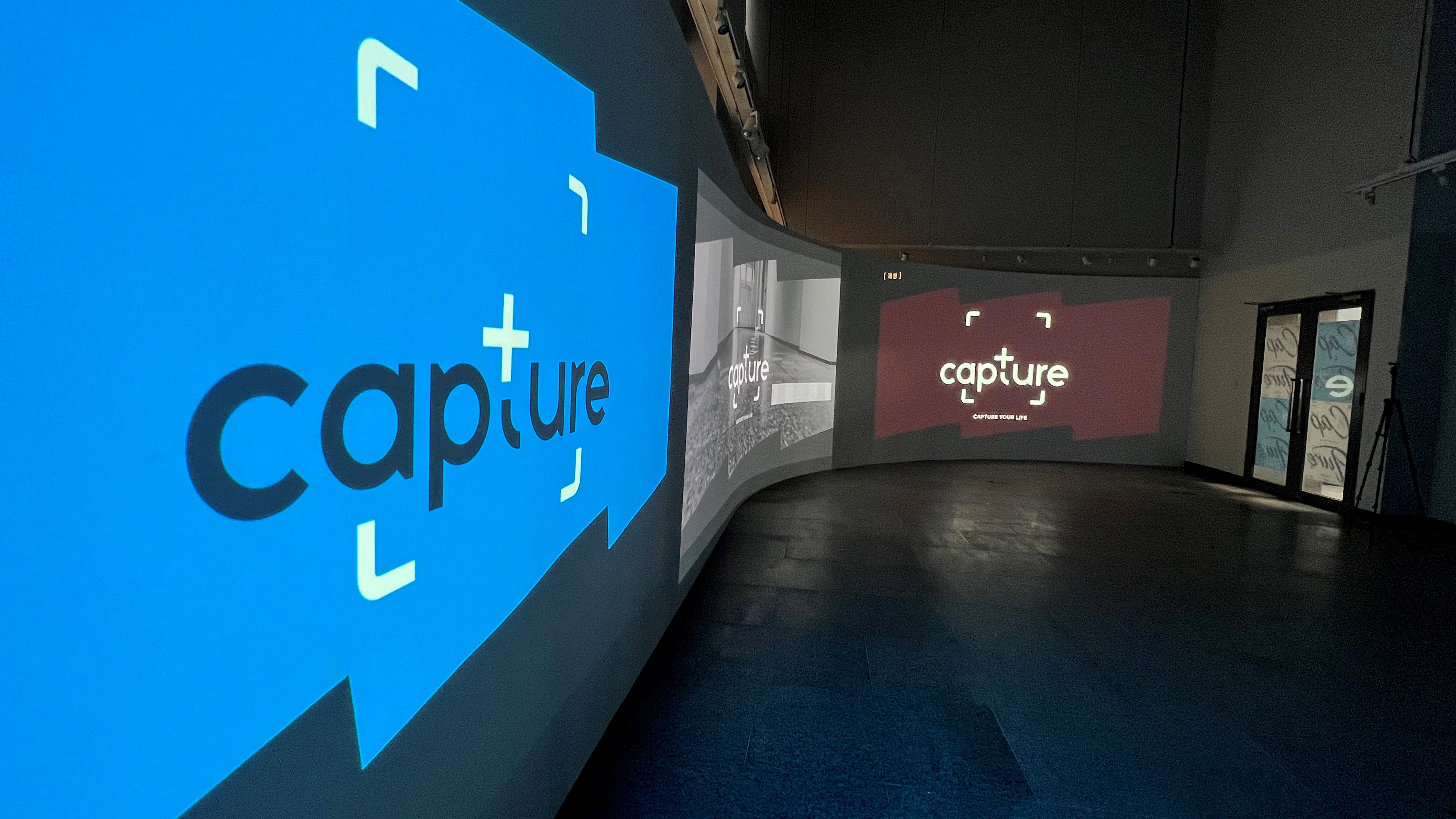 [시각] 2021년도 졸업작품전시회 대표이미지