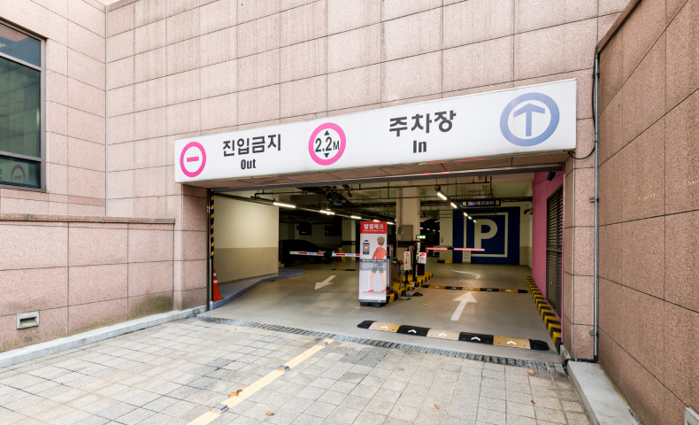 동양미래대 주차장 입구