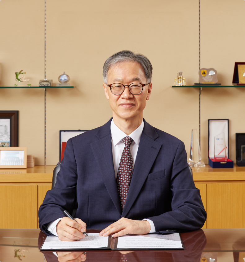 김교일 총장 이미지